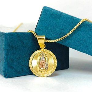 Cadena y Dije de la Virgen de Guadalupe en Oro Laminado para Mujer 20" 18x15mm.